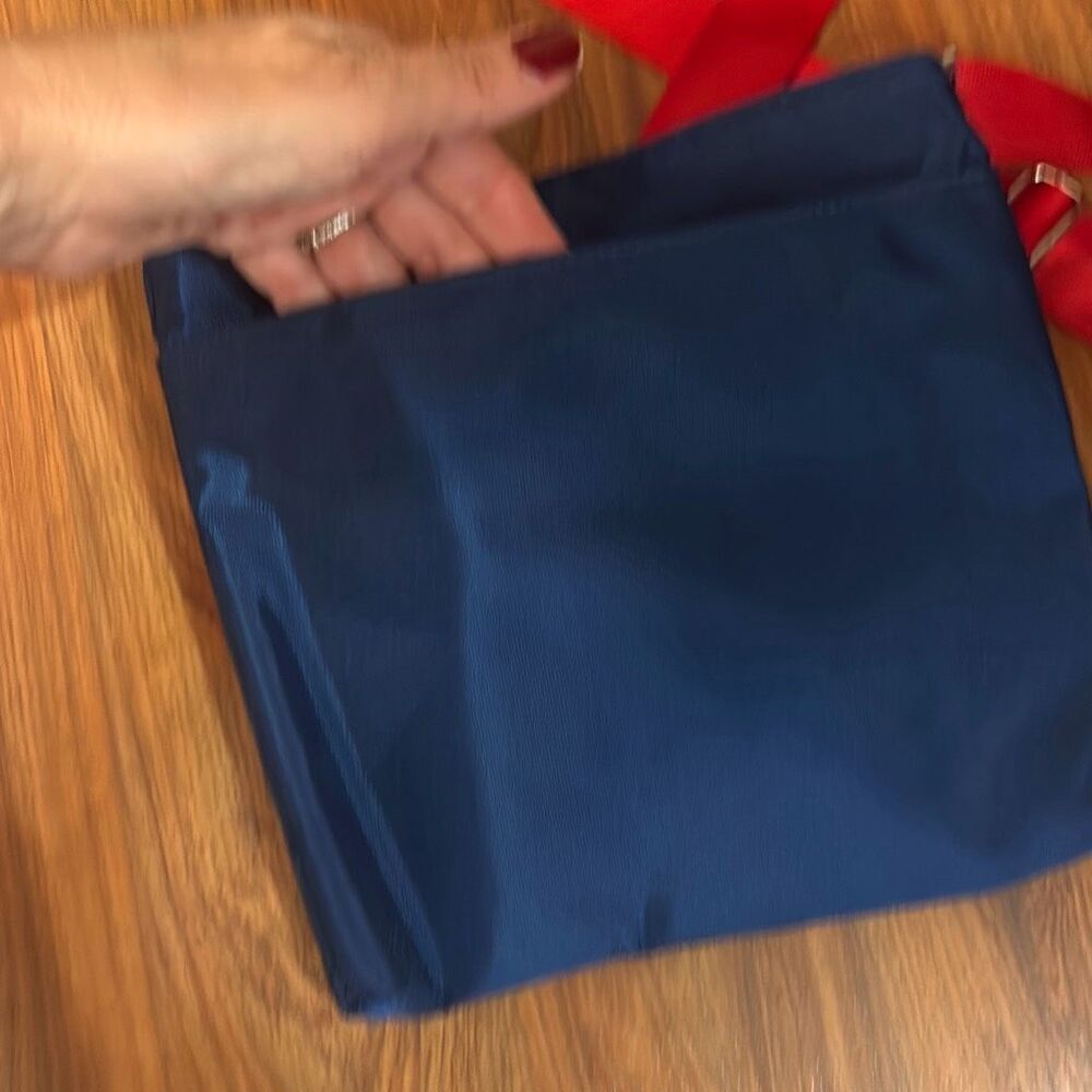 Fila red white and blue Messenger bag crossbody bag - Picture 3 of 7